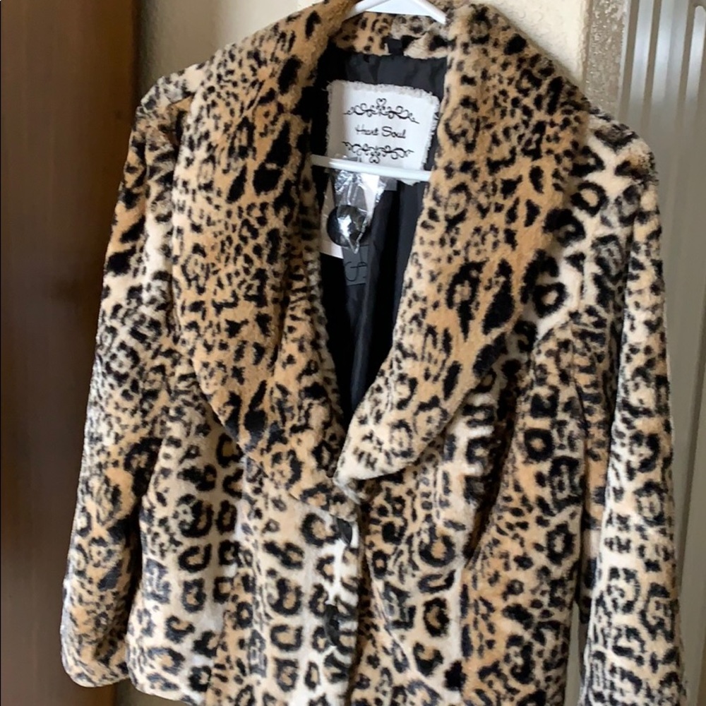 Leopard faux fur cropped jacket.